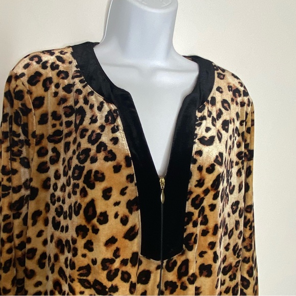 Charter Club Intimates Leopard Print Zip Front Robe - Picture 5 of 13